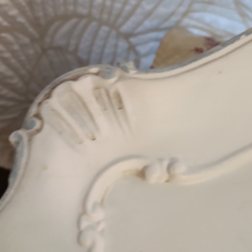 Lenox Swedish Lodge Wood Tray | Distressed Scalloped 19" - Picture 10 of 13